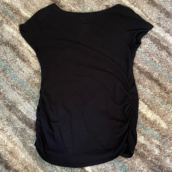 Old Navy black maternity shorts sleeve shirt - Picture 2 of 2
